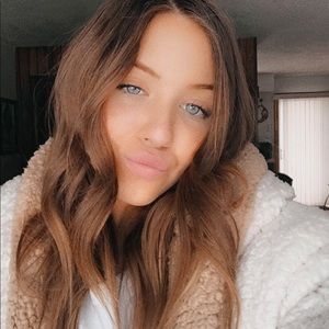 Meet your Posher, Joely